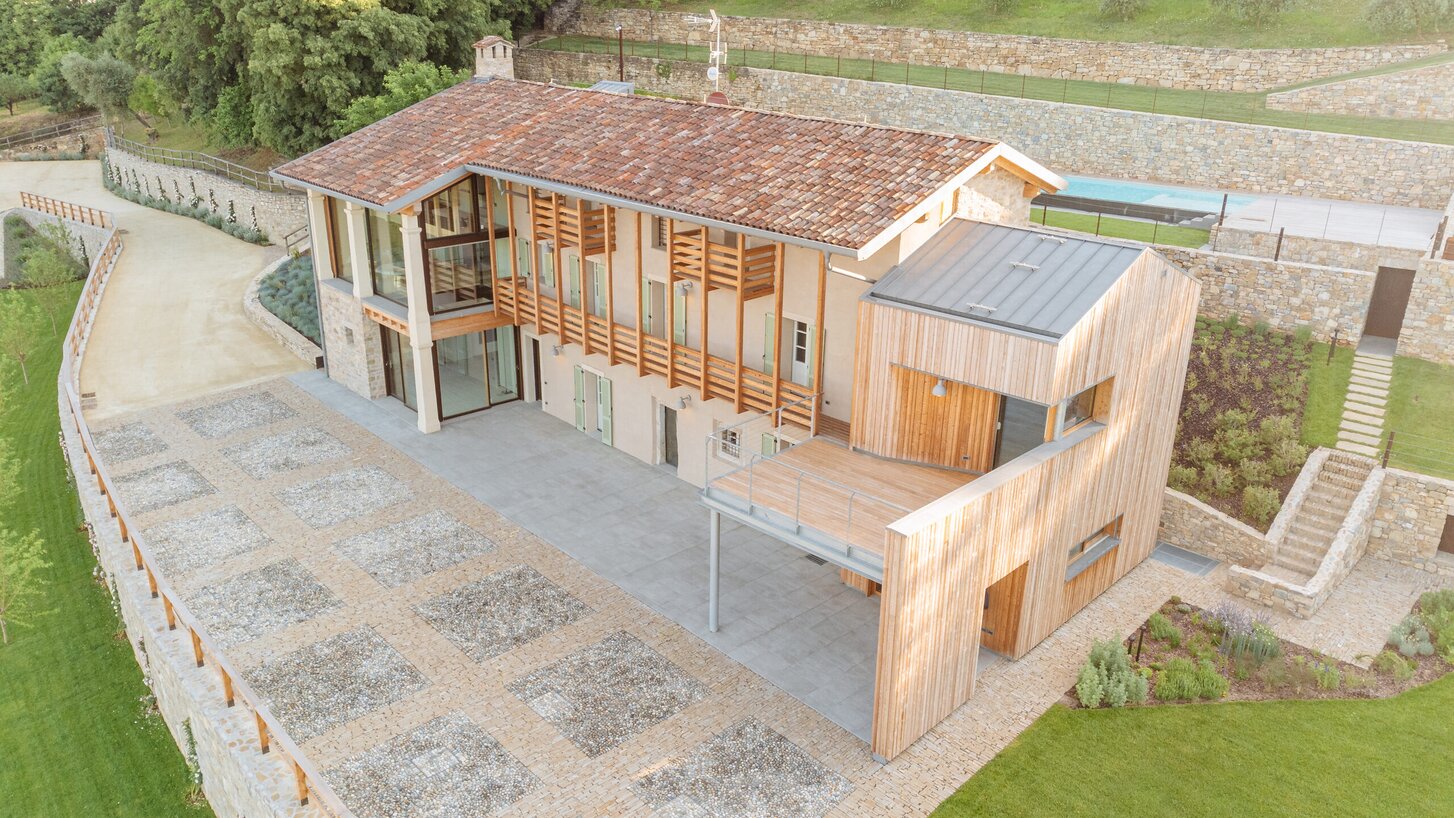 Renovation and extension of a farmhouse in Bergamo | © SMV Costruzioni srl