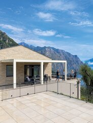 Holzhaus mit Steinfassade | © Matteo Piazza