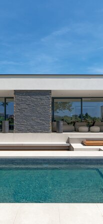 Modernes Wohnhaus aus Holz in Rubiera | © Matteo Piazza