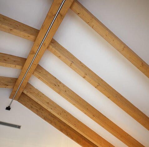 Dach und Balkon aus Holz in Reggio Emilia | © Arch. Manuel Benedikter