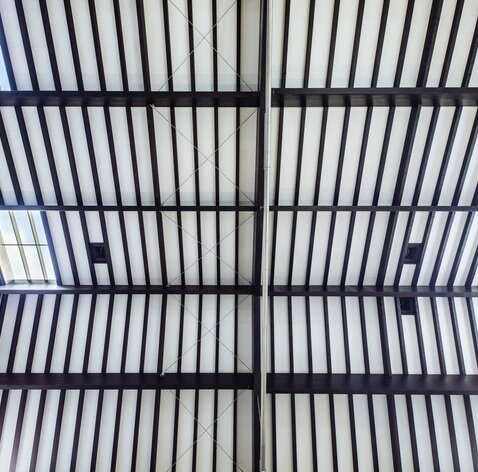 Replacement of the roof a production plant in South Tyrol | © Benjamin Pfitscher