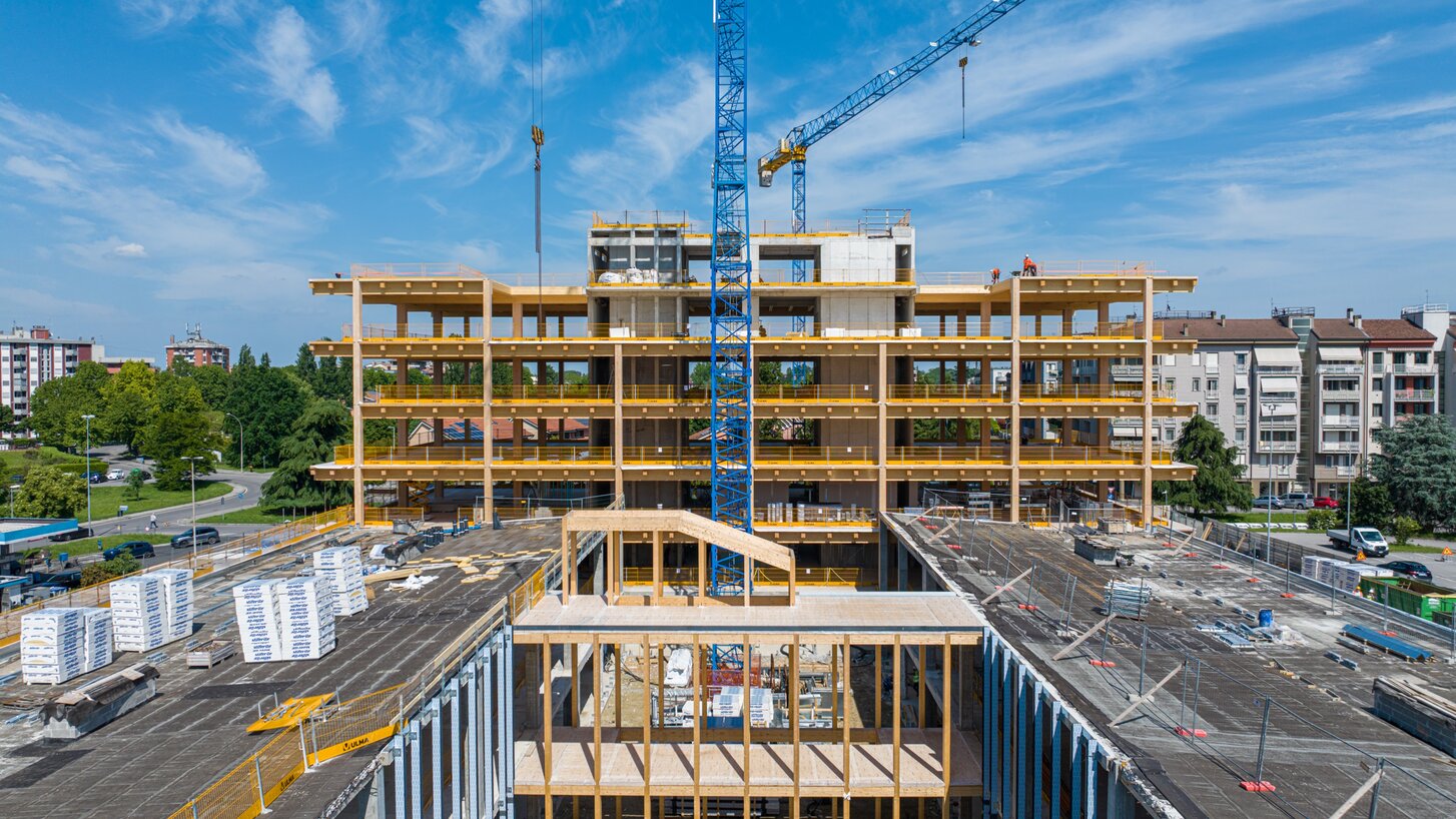 Palazzina uffici in legno in Lombardia | © Visualdron - Jacopo Marinelli
