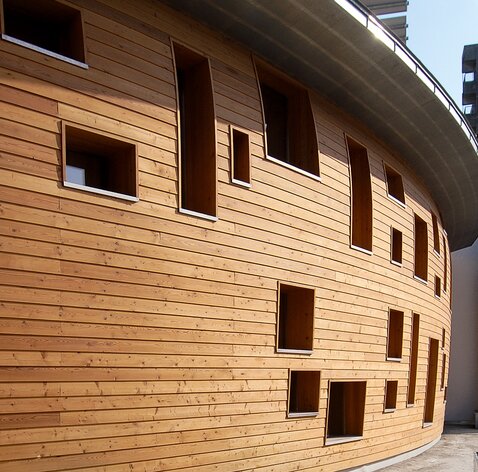 Bioarchitettura in legno per la sede di una banca | © LignoAlp