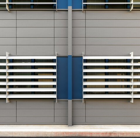 Vierstöckiges Bürogebäude aus Holz in Parma | © Matteo Piazza