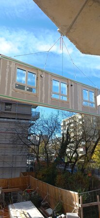Holz-Hybrid-Wohngebäude in München | © LignoAlp