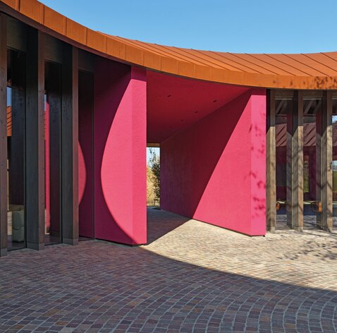 Empfangsgebäude aus Holz in der Provinz Brescia | © Matteo Piazza