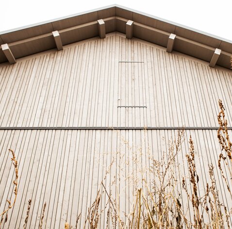 Feuerwehrhaus aus Holz in Hohenbrunn - München | © Regina Sedlmayer