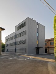 Palazzina uffici pluripiano in legno a Parma | © Matteo Piazza