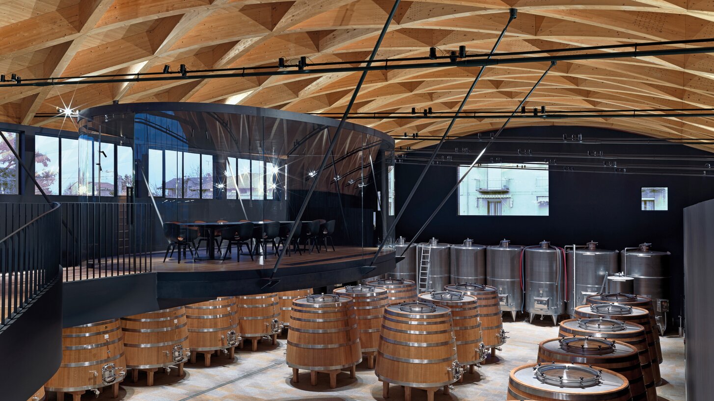 Cantina in legno in Provincia di Vercelli | © Matteo Piazza