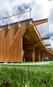 Driving Range aus Holz in Bergamo | © Indie Studio