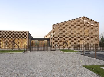 Centro polifunzionale in legno in Provincia di Bergamo | © Michele Nastasi