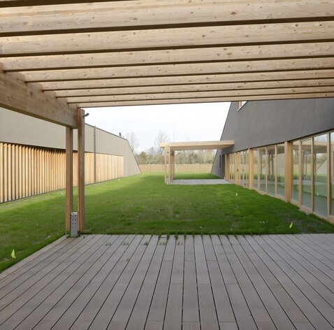 Mehrzweckgebäude aus Holz in der Provinz Bergamo | © Michele Nastasi