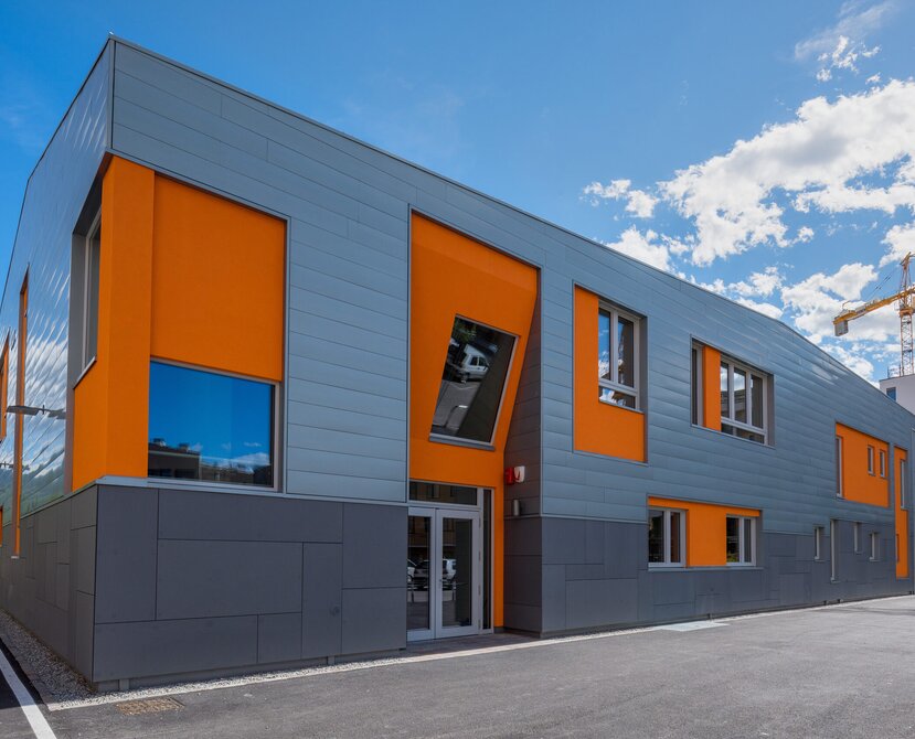 Scuola elementare e asilo nido in legno a Bolzano | © Arcangelo Piai