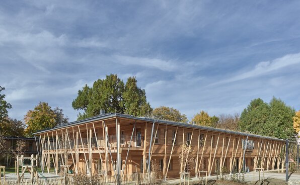 Asilo in legno in Baviera | © Kurt Hörbst