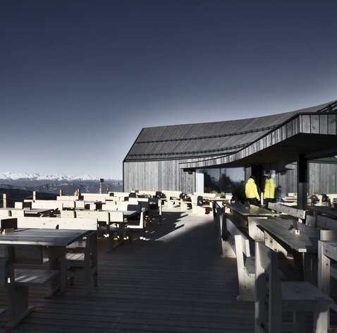 Berghütte aus Holz in der Provinz Bozen | © Oskar Da Riz
