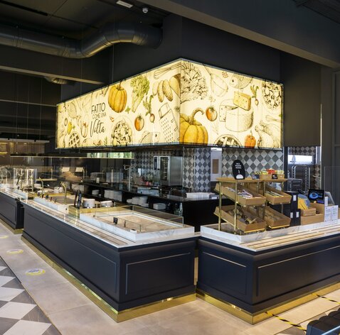 Holzdach für Autobahnraststätte in Verona