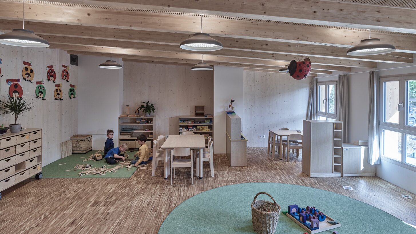 Wooden kindergarten in Bavaria | © Kurt Hörbst