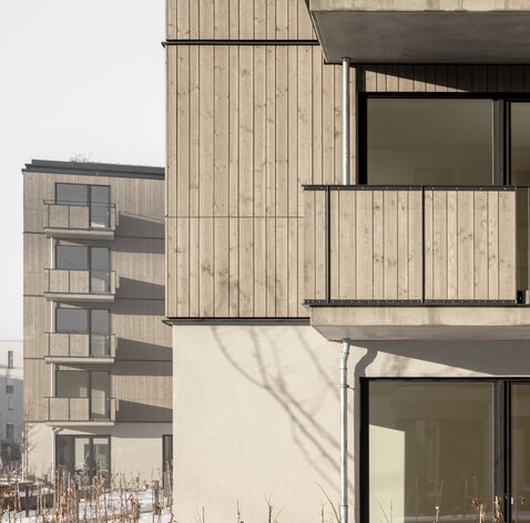 Holz-Hybrid-Wohngebäude in München | © Florian Holzherr