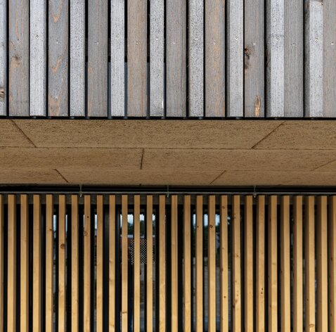 Supermarket and rental flats in timber construction | © Roland Wehinger