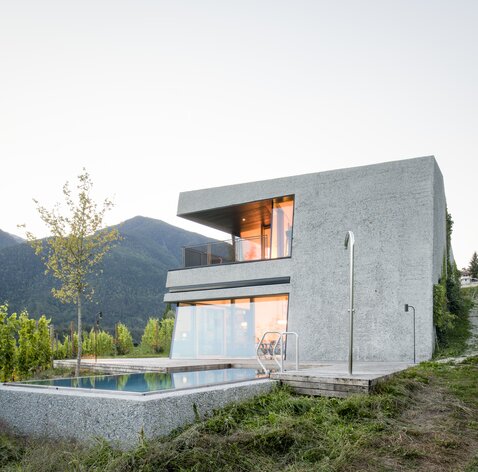 House of wood and exposed concrete